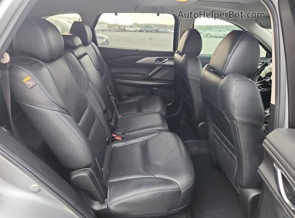 JM3TCACY1J0235821 2018 MAZDA CX-9 Серебряный Вид задней части салона