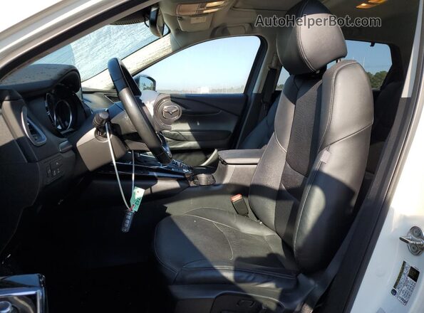 JM3TCACY4J0236610 2018 MAZDA CX-9 White Front interior view