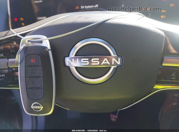 JN1DF0CD0RM733320 2024 NISSAN ARIYA Light Blue Vista del salpicadero