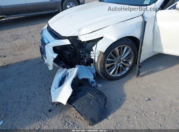 JN1EV7BR7PM540026 2023 INFINITI Q50 White Widok z przodu