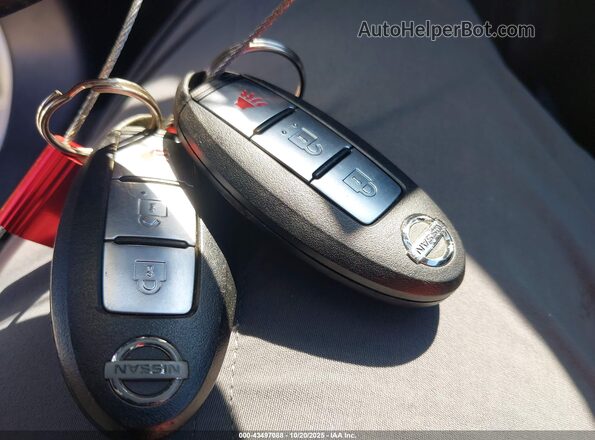 JN8AF5MR7HT705238 2017 NISSAN JUKE White Вид панелі приладів