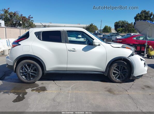 JN8AF5MR7HT705238 2017 NISSAN JUKE White Вид задньої частини салону