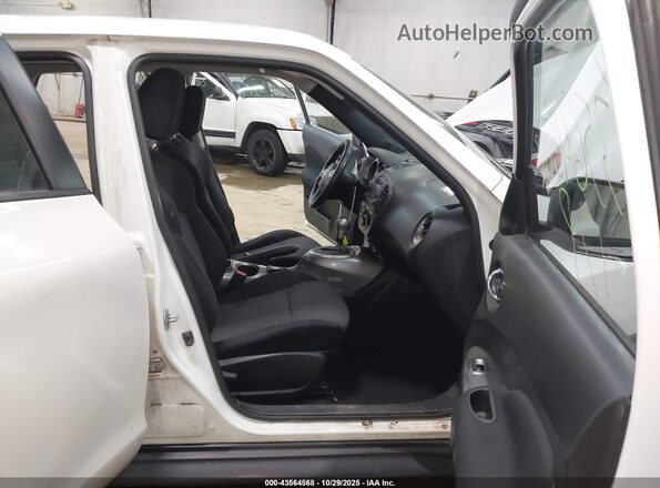 JN8AF5MV8HT754400 2017 NISSAN JUKE White წინა სალონის ხედი