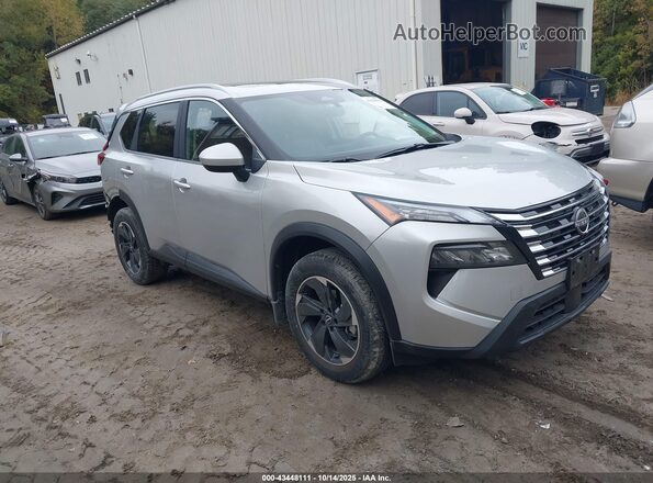 JN8BT3BB6SW170772 2025 NISSAN ROGUE Silver წინა მარჯვენა