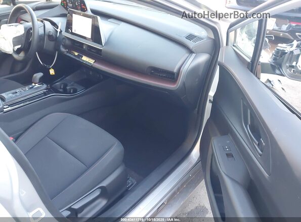 JTDACACU2S3049217 2025 TOYOTA PRIUS PLUG-IN HYBRID Серебряный Вид салона спереди