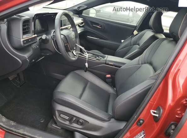 JTDAFAAF7R3008975 2024 TOYOTA CROWN Burgundy Widok wnętrza z przodu