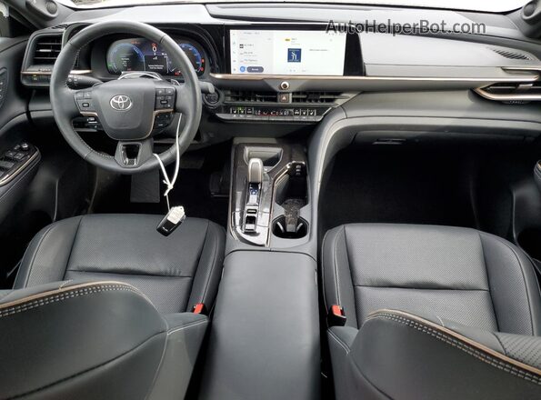 JTDAFAAF7R3008975 2024 TOYOTA CROWN Burgundy Widok deski rozdzielczej