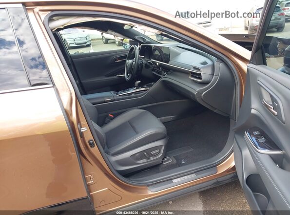 JTDAFAAFXR3008064 2024 TOYOTA CROWN Brown Вид салону спереду