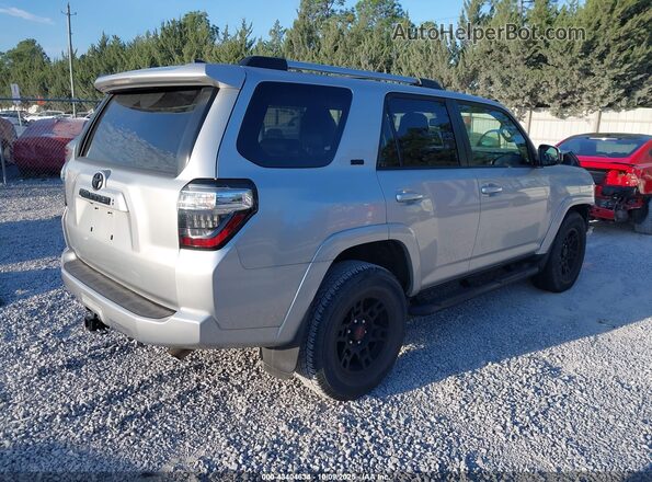 JTEEU5JR1N5275337 2022 TOYOTA 4RUNNER Серебряный Задняя правая четверть