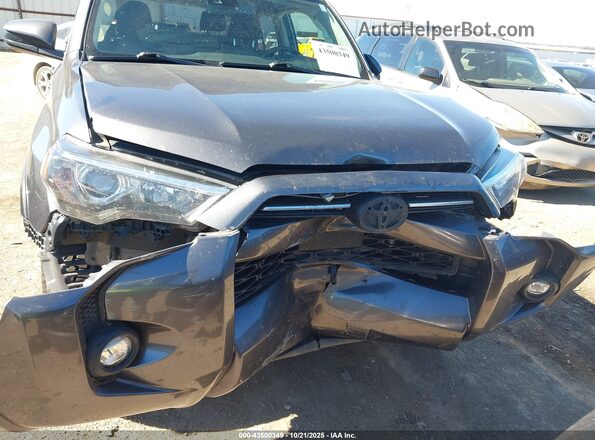 JTEEU5JR8M5228286 2021 TOYOTA 4RUNNER Gray Front view