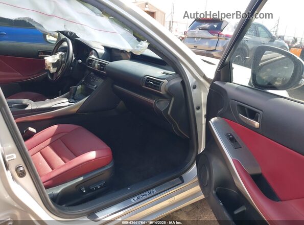 JTHBA1D22J5069508 2018 LEXUS IS 300 Серебряный Вид салона спереди