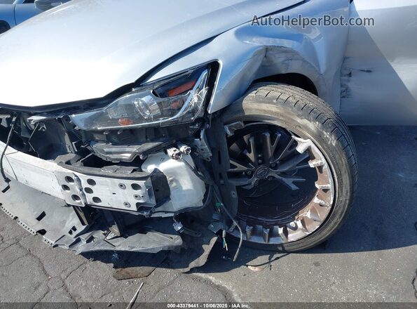 JTHBA1D28H5060533 2017 LEXUS IS 200T Silver Widok z przodu