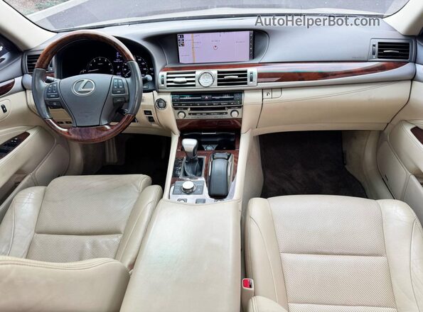JTHBL5EF2H5143975 2017 LEXUS LS 460 Gold Vista de los asientos traseros