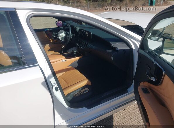 JTHD51GF3P5011038 2023 LEXUS LS 500 White Widok wnętrza z przodu