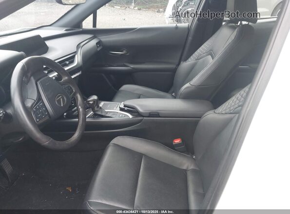 JTHP9JBH4L2025147 2020 LEXUS UX 250H White Widok wnętrza z przodu