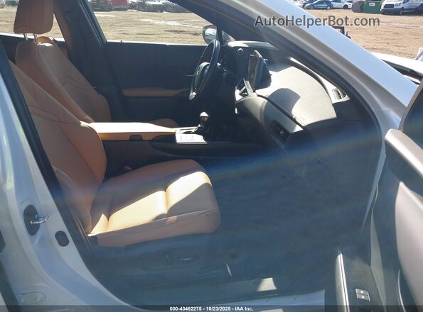 JTHP9JBH5P2065078 2023 LEXUS UX 250H White Widok wnętrza z przodu