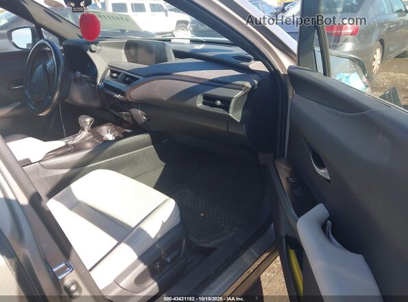 JTHP9JBHXL2021457 2020 LEXUS UX 250H Silver Widok wnętrza z przodu