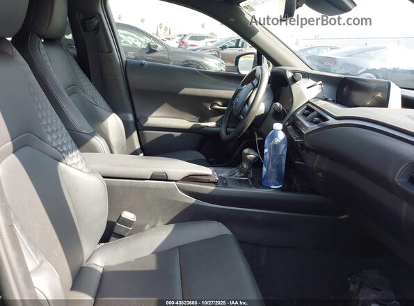 JTHU9JBH7K2015620 2019 LEXUS UX 250H Черный Вид салона спереди