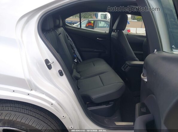 JTHX6JBH2R2163545 2024 LEXUS UX 250H White Вид наклейки з VIN-кодом
