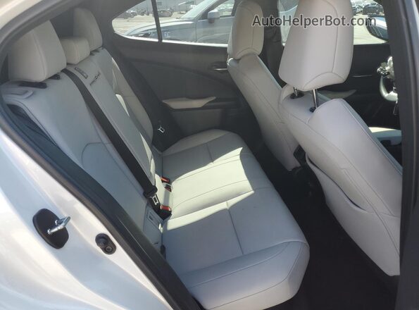 JTHX6JBH8R2191253 2024 LEXUS UX Белый Вид задней части салона