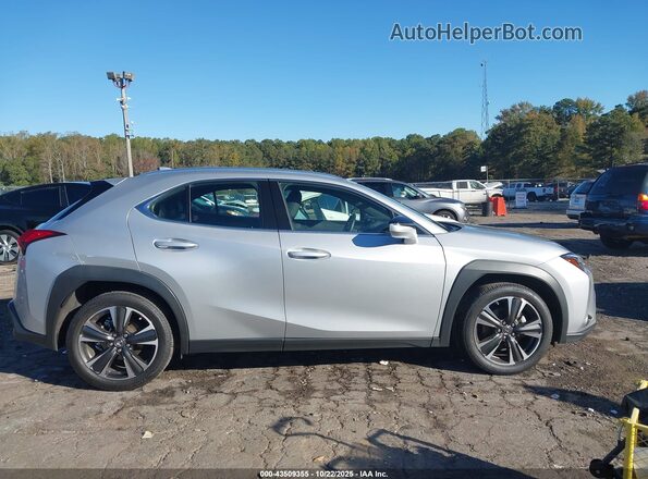 JTHY3JBH3K2010336 2019 LEXUS UX 200 Silver Սալոնի հետևի տեսք