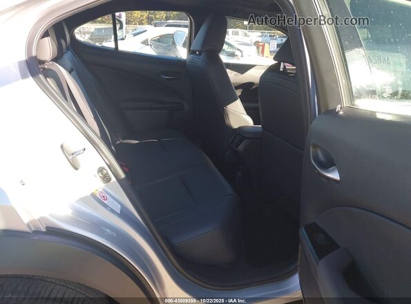 JTHY3JBH3K2010336 2019 LEXUS UX 200 Silver VIN կոդի պիտակի տեսք
