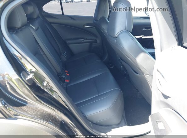 JTHY3JBH5K2019846 2019 LEXUS UX 200 Black VIN კოდის სტიკერის ხედი