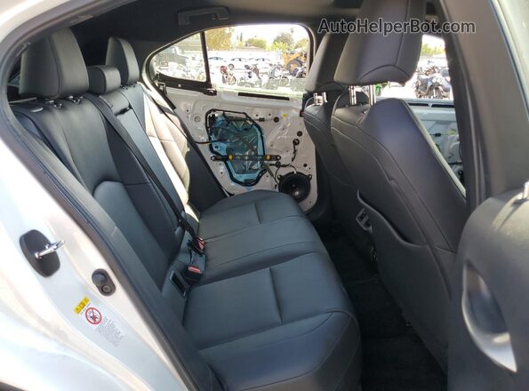 JTHY3JBHXK2002136 2019 LEXUS UX White Հետևի նստատեղերի տեսք