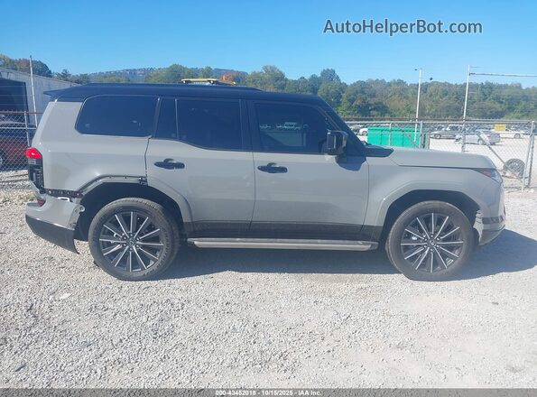 JTJVBCDX3S5037975 2025 LEXUS GX 550 Серый Вид задней части салона