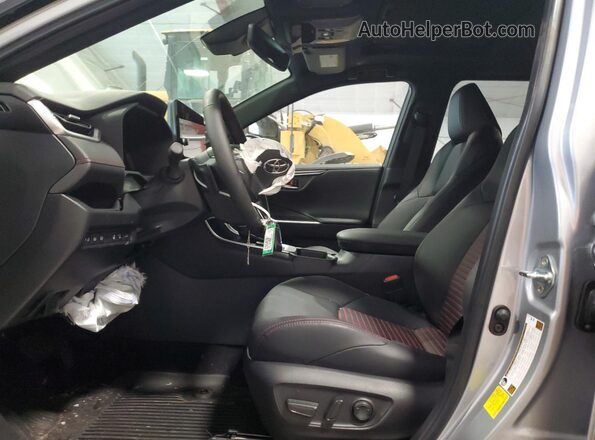 JTMEB3FV0SD268949 2025 TOYOTA RAV4 Silver Widok wnętrza z przodu