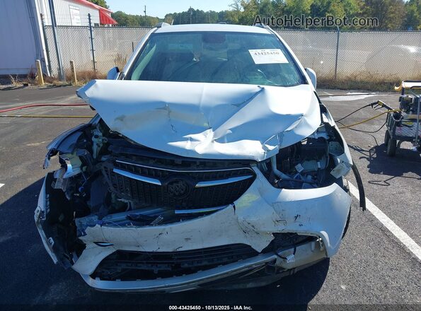 KL4CJASB9LB077547 2020 BUICK ENCORE White Вид задньої частини салону