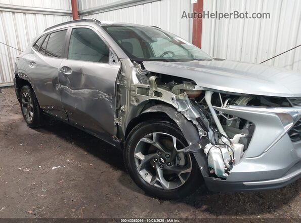 KL77LHE24RC063495 2024 CHEVROLET TRAX Blue Widok z przodu