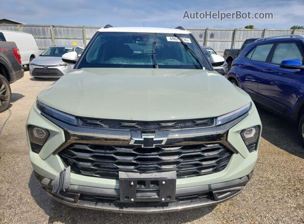 KL79MVSL4SB073859 2025 CHEVROLET TRAILBLAZER Зеленый Вид спереди