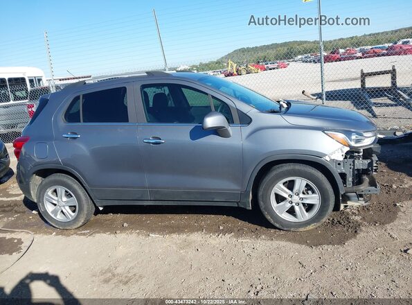 KL7CJLSB5KB928837 2019 CHEVROLET TRAX Серебряный Вид задней части салона