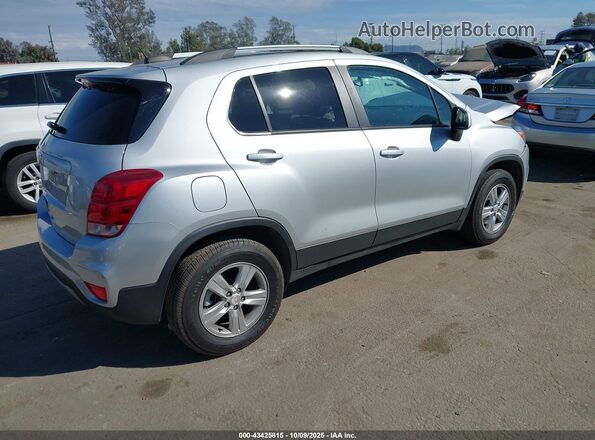 KL7CJPSM6MB372548 2021 CHEVROLET TRAX Silver Trasero derecho