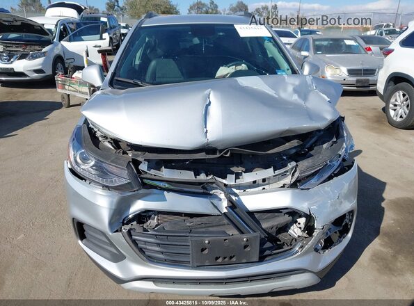 KL7CJPSM6MB372548 2021 CHEVROLET TRAX Silver Vista del cuadro de instrumentos