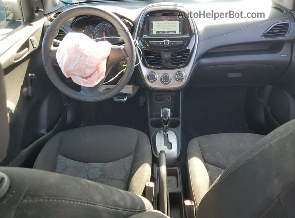 KL8CB6SA1JC476623 2018 CHEVROLET SPARK Blue Widok deski rozdzielczej