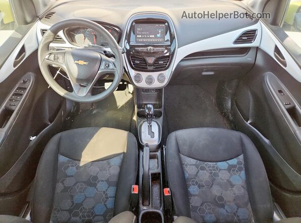 KL8CD6SA2JC469304 2018 CHEVROLET SPARK Желтый Вид панели приборов