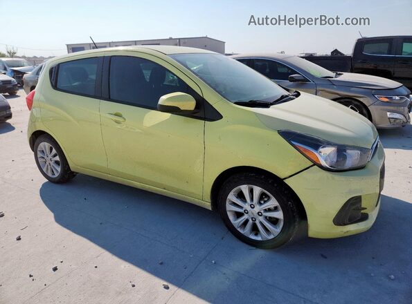 KL8CD6SA2JC469304 2018 CHEVROLET SPARK Желтый Передняя правая четверть