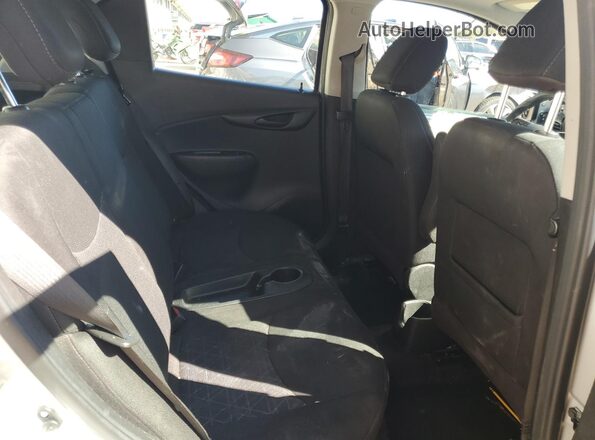 KL8CD6SAXLC408057 2020 CHEVROLET SPARK Silver Widok tylnych siedzeń