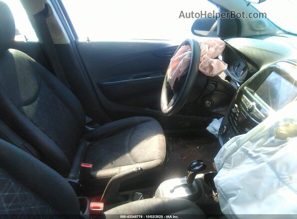 KL8CD6SAXMC717710 2021 CHEVROLET SPARK Серебряный Вид салона спереди