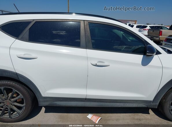KM8J33A2XHU548973 2017 HYUNDAI TUCSON White Vista interior trasera