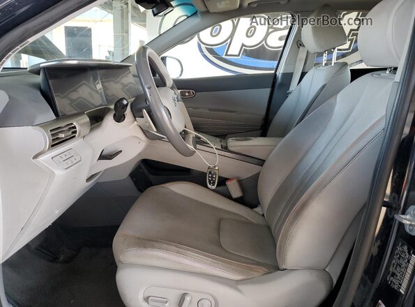 KM8J84A62MU017304 2021 HYUNDAI NEXO Черный Вид салона спереди