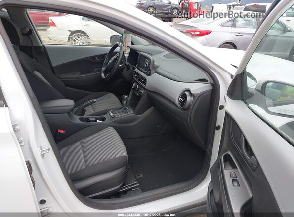 KM8K6CAA2MU622366 2021 HYUNDAI KONA White Սալոնի դիմացի տեսք