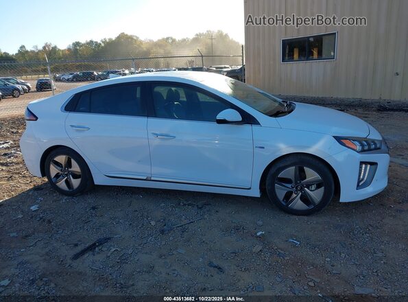 KMHC05LC6LU210062 2020 HYUNDAI IONIQ HYBRID White Rear interior view