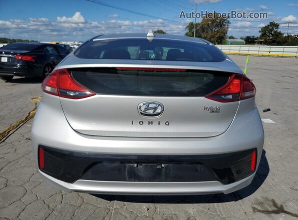 KMHC65LC4JU075708 2018 HYUNDAI IONIQ Gray Widok z tyłu