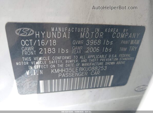 KMHH35LE8KU088253 2019 HYUNDAI ELANTRA GT White ძრავის განყოფილების ხედი