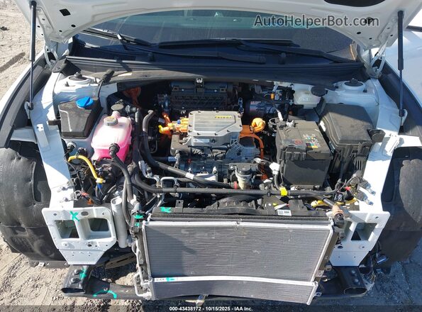 KMHM54AC2SA083586 2025 HYUNDAI IONIQ 6 White Հետևի տեսք