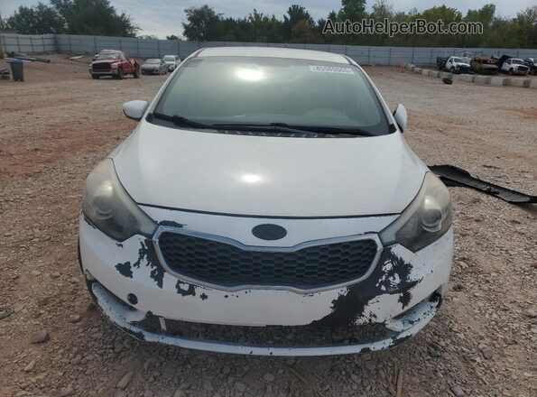 KNAFK4A62G5493530 2016 KIA FORTE White Front view