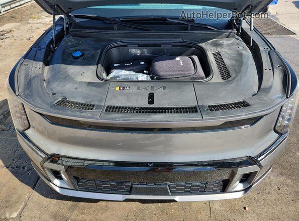 KNDAEFS57R6030561 2024 KIA EV9 Gray Vista del compartimento del motor